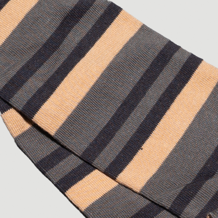 calcetines gris diseno de lineas marca tishas cl sico 158701 327775 2