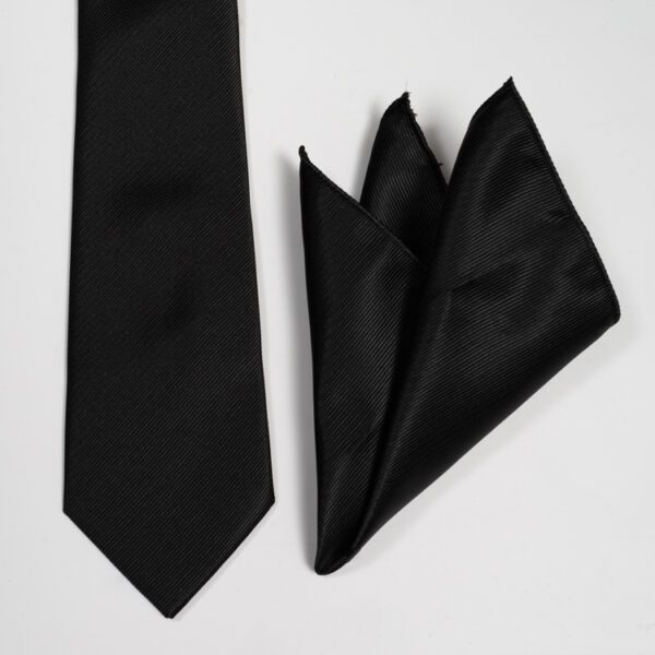 corbata con panuelo negro estructura labrada marca buckle cl sico 154132 298907 2