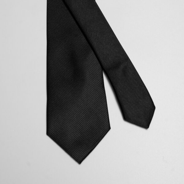corbata negra estructura labrada marca buckle cl sico 149852 253020 2
