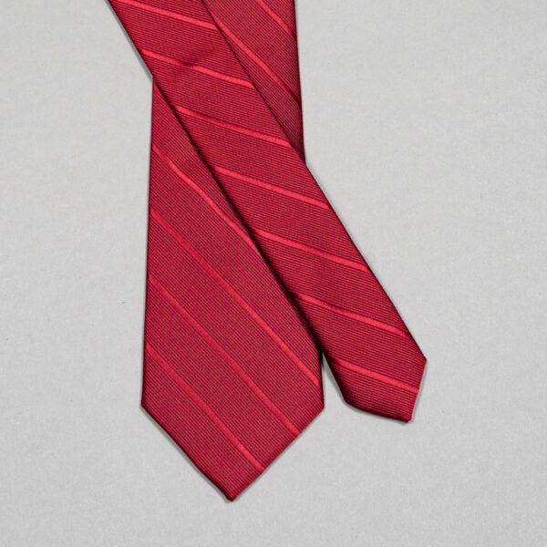 corbata roja diseno de lineas marca buckle cl sico 149864 261779 2