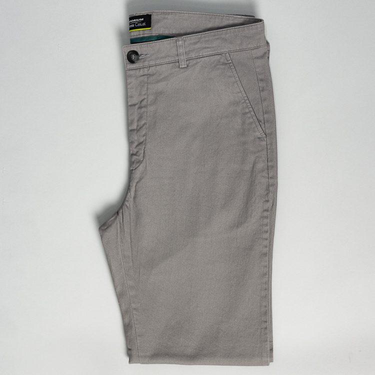 Pantalón gris con detalles de bies interno marca Emporium Casual Slim | 124490