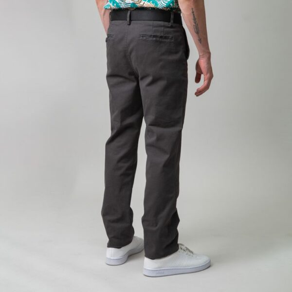 pantalon gris estructura plana lisa marca business casual slim 147823 249617 2