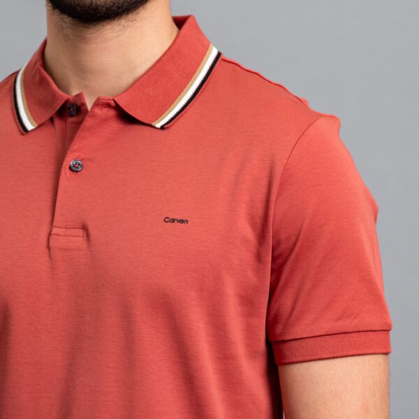 polo roja estructura labrada marca carven slim 155758 296544 2