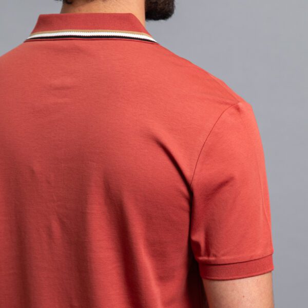 polo roja estructura labrada marca carven slim 155758 296544 3