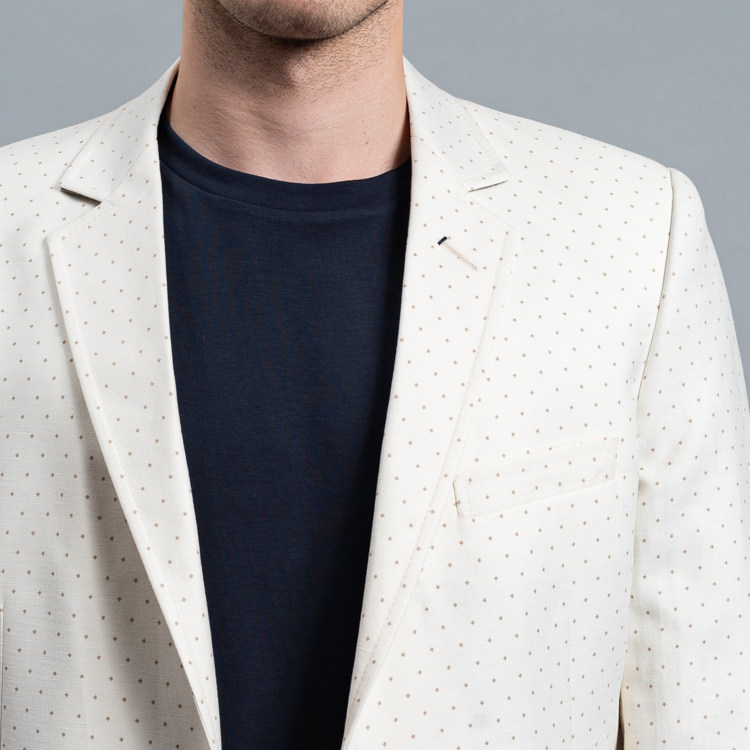 saco crema estructura labrada marca business casual slim 160224 CREMA 2