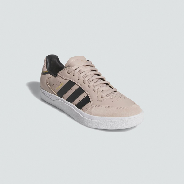 sneakers beige estilo jh8149 marca adidas cl sico 168175 383280
