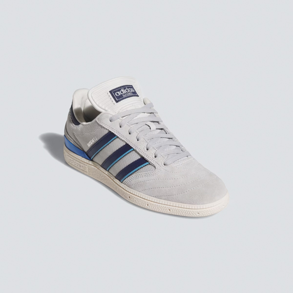 sneakers gris estilo jh8123 marca adidas cl sico 168256 GRIS