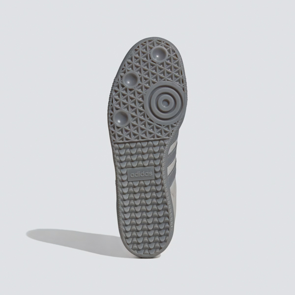 sneakers gris estilo ji3207 marca adidas cl sico 168303 GRIS